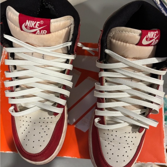 Nike Jordan 1 Retro High OG
Chicago re-Imagined 2022 - Picture 2 of 5